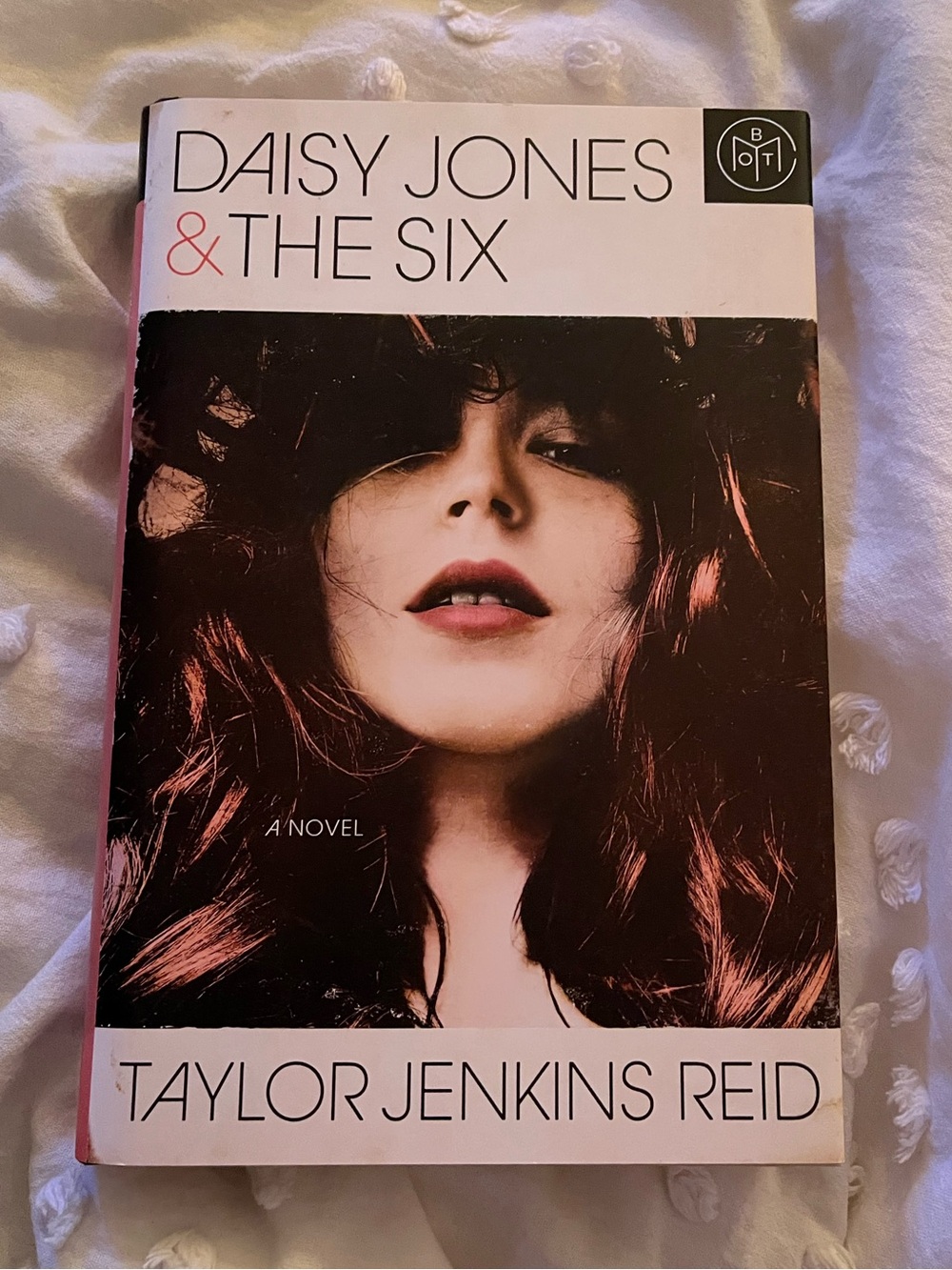 Daisy Jones & The Six Novel